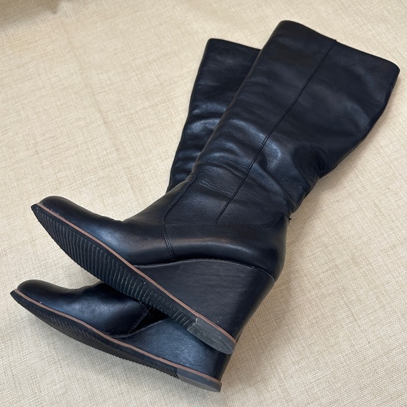 Naturalizer 'Gemini' Leather Pull On Tall Pointy Toe Boots - Picture 2 of 16